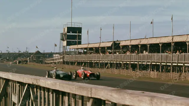Paddock Vintage: The Footbridge (desktop wallpaper)