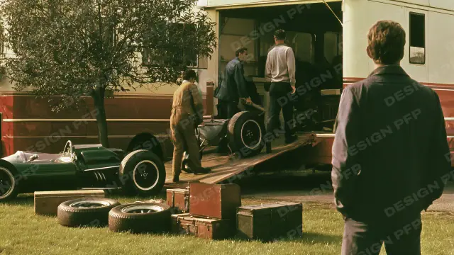 Paddock Vintage: The Transporter (desktop wallpaper)